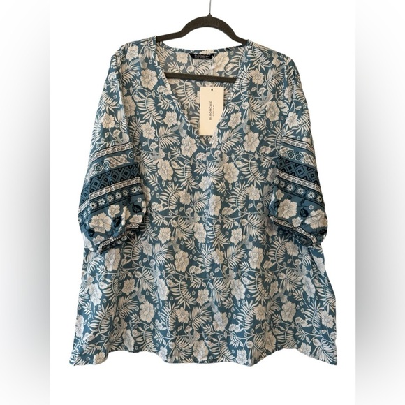 BloomChic Tops - Bloomchic Floral Print Blouse size 14/16